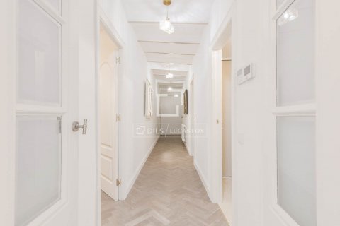 Купить квартиру в Барселона, Испания с 3 спальни, 119м², № 8612 - фото 20