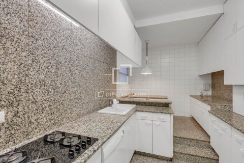 Apartamento de 7 dormitorios en venta en Barcelona, Cataluña, Spain № 8610 - foto 11