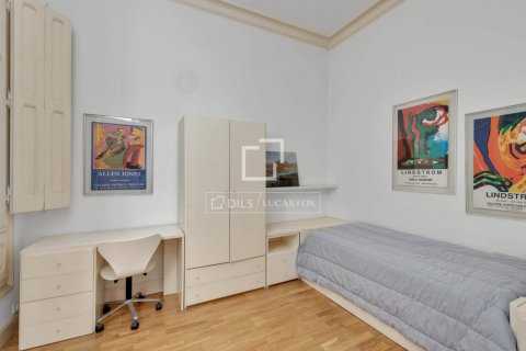 Apartamento de 7 dormitorios en venta en Barcelona, Cataluña, Spain № 8610 - foto 19