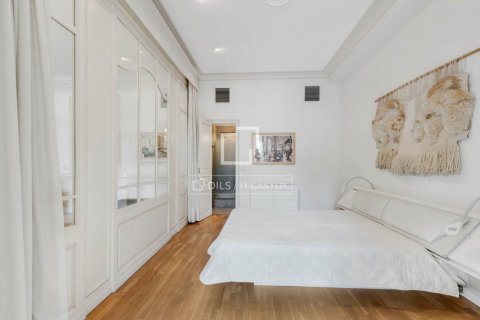 Apartamento de 7 dormitorios en venta en Barcelona, Cataluña, Spain № 8610 - foto 24