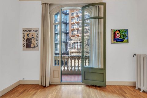 Apartamento de 7 dormitorios en venta en Barcelona, Cataluña, Spain № 8610 - foto 7