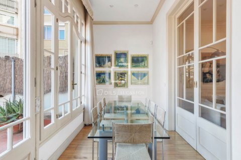 Apartamento de 7 dormitorios en venta en Barcelona, Cataluña, Spain № 8610 - foto 5