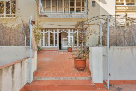 Apartamento de 7 dormitorios en venta en Barcelona, Cataluña, Spain № 8610 - foto 10