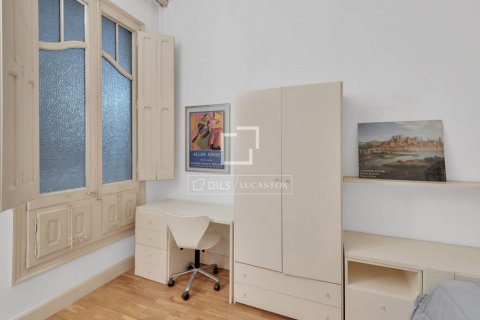 Apartamento de 7 dormitorios en venta en Barcelona, Cataluña, Spain № 8610 - foto 18