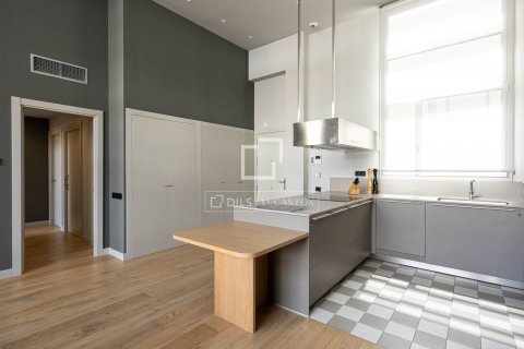 Ático de 2 dormitorios en venta en Barcelona, Cataluña, Spain № 8615 - foto 8
