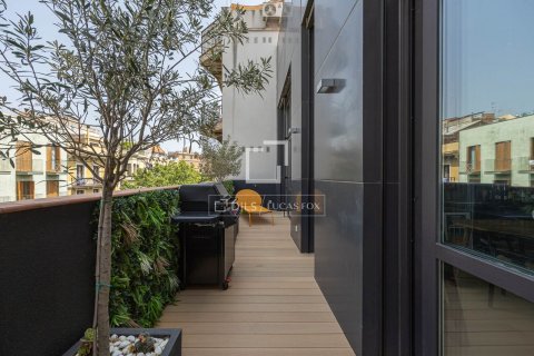 Ático de 2 dormitorios en venta en Barcelona, Cataluña, Spain № 8615 - foto 18