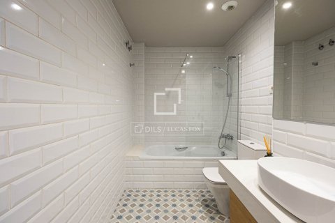 Ático de 2 dormitorios en venta en Barcelona, Cataluña, Spain № 8615 - foto 20