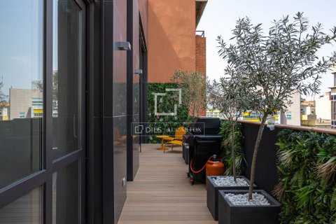 Ático de 2 dormitorios en venta en Barcelona, Cataluña, Spain № 8615 - foto 13