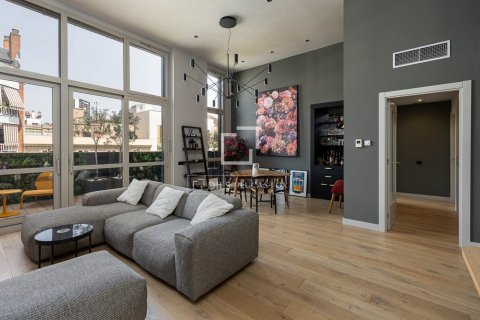 Ático de 2 dormitorios en venta en Barcelona, Cataluña, Spain № 8615 - foto 9