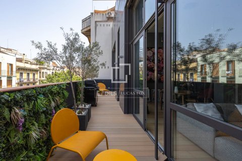 Ático de 2 dormitorios en venta en Barcelona, Cataluña, Spain № 8615 - foto 15
