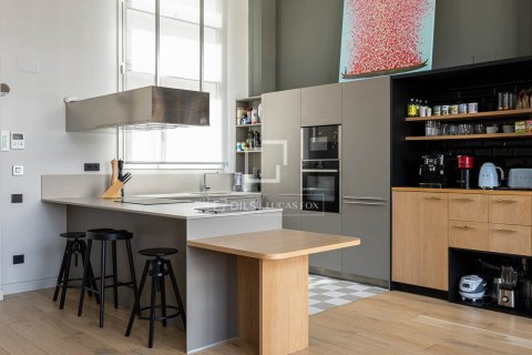 Ático de 2 dormitorios en venta en Barcelona, Cataluña, Spain № 8615 - foto 6