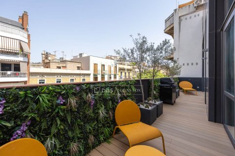 Ático de 2 dormitorios en venta en Barcelona, Cataluña, Spain № 8615 - foto 17
