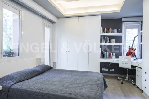 Villa de 5 dormitorios en venta en Pedralbes, Barcelona, Cataluña, Spain № 2639 - foto 2