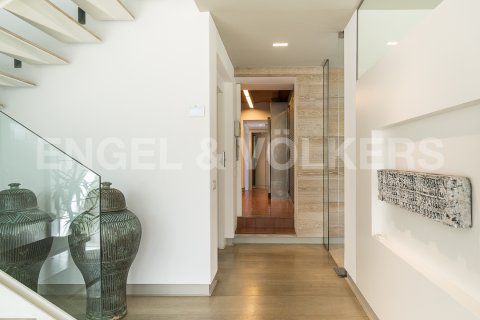 Villa de 5 dormitorios en venta en Pedralbes, Barcelona, Cataluña, Spain № 2639 - foto 30