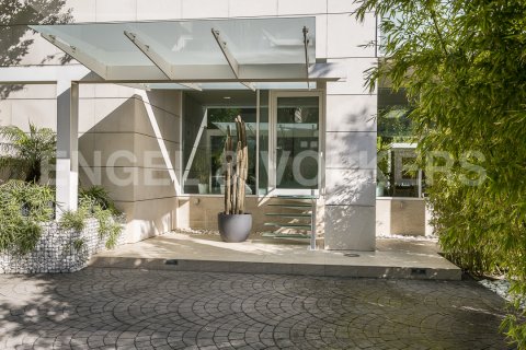 Villa de 5 dormitorios en venta en Pedralbes, Barcelona, Cataluña, Spain № 2639 - foto 23