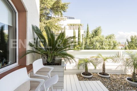 Villa de 5 dormitorios en venta en Pedralbes, Barcelona, Cataluña, Spain № 2639 - foto 7