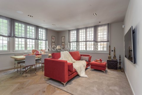 3 bedrooms apartment for sale in Ciutat Vella, Barcelona, Catalonia, Spain № 2635 - photo 2