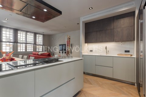 3 bedrooms apartment for sale in Ciutat Vella, Barcelona, Catalonia, Spain № 2635 - photo 5