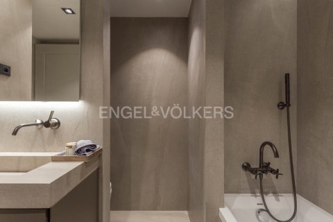 3 bedrooms apartment for sale in Ciutat Vella, Barcelona, Catalonia, Spain № 2635 - photo 10