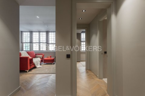 3 bedrooms apartment for sale in Ciutat Vella, Barcelona, Catalonia, Spain № 2635 - photo 11