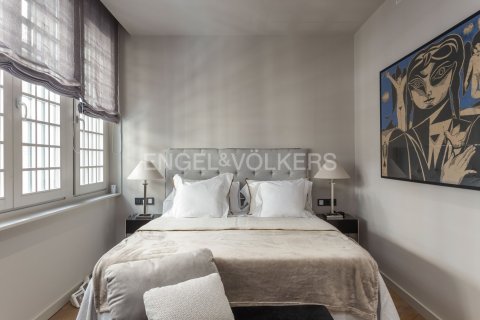 3 bedrooms apartment for sale in Ciutat Vella, Barcelona, Catalonia, Spain № 2635 - photo 7