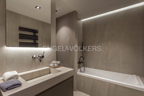 3 bedrooms apartment for sale in Ciutat Vella, Barcelona, Catalonia, Spain № 2635 - photo 9