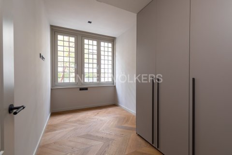 3 bedrooms apartment for sale in Ciutat Vella, Barcelona, Catalonia, Spain № 2635 - photo 15