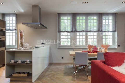 3 bedrooms apartment for sale in Ciutat Vella, Barcelona, Catalonia, Spain № 2635 - photo 3