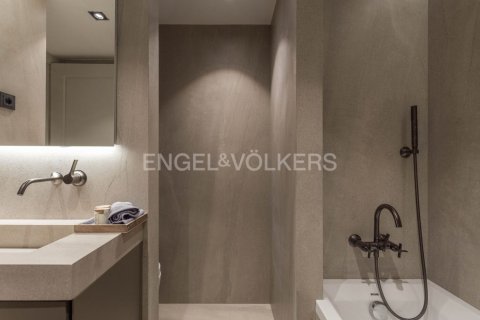 Apartamento de 3 dormitorios en venta en Ciudad Vieja, Barcelona, Cataluña, Spain № 2636 - foto 10