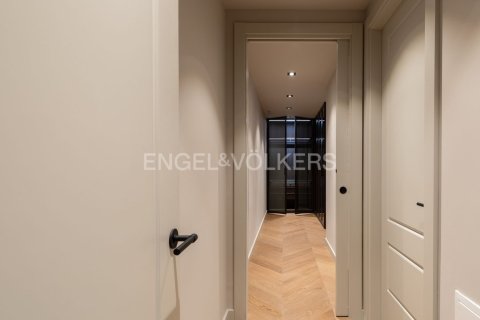 Apartamento de 3 dormitorios en venta en Ciudad Vieja, Barcelona, Cataluña, Spain № 2636 - foto 19