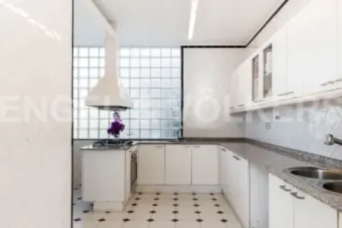 Сasa de 4 dormitorios en venta en Vallvidrera - el Tibidabo i les Planes, Barcelona, Cataluña, Spain № 2637 - foto 7