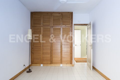 Сasa de 4 dormitorios en venta en Vallvidrera - el Tibidabo i les Planes, Barcelona, Cataluña, Spain № 2638 - foto 17