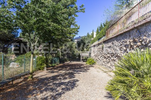 Сasa de 4 dormitorios en venta en Vallvidrera - el Tibidabo i les Planes, Barcelona, Cataluña, Spain № 2638 - foto 28