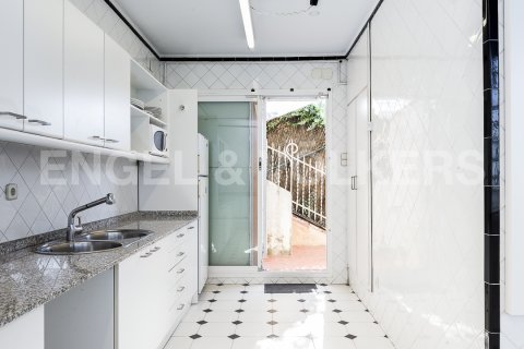 Сasa de 4 dormitorios en venta en Vallvidrera - el Tibidabo i les Planes, Barcelona, Cataluña, Spain № 2638 - foto 11