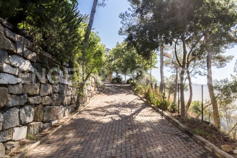 Сasa de 4 dormitorios en venta en Vallvidrera - el Tibidabo i les Planes, Barcelona, Cataluña, Spain № 2638 - foto 29
