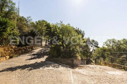 Сasa de 4 dormitorios en venta en Vallvidrera - el Tibidabo i les Planes, Barcelona, Cataluña, Spain № 2638 - foto 30