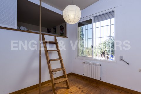 Сasa de 4 dormitorios en venta en Vallvidrera - el Tibidabo i les Planes, Barcelona, Cataluña, Spain № 2638 - foto 19