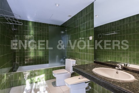 Сasa de 4 dormitorios en venta en Vallvidrera - el Tibidabo i les Planes, Barcelona, Cataluña, Spain № 2638 - foto 18