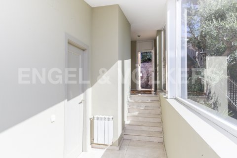 Сasa de 4 dormitorios en venta en Vallvidrera - el Tibidabo i les Planes, Barcelona, Cataluña, Spain № 2638 - foto 24
