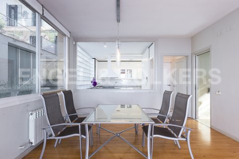 Сasa de 4 dormitorios en venta en Vallvidrera - el Tibidabo i les Planes, Barcelona, Cataluña, Spain № 2638 - foto 6