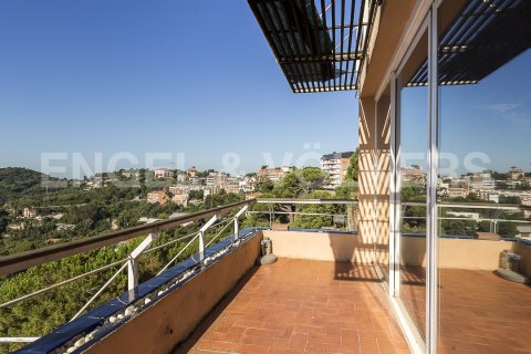 Сasa de 4 dormitorios en venta en Vallvidrera - el Tibidabo i les Planes, Barcelona, Cataluña, Spain № 2638 - foto 5