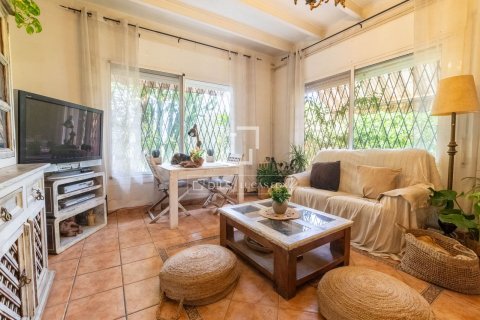 Купить виллу в Кастельдефельс, Испания с 7 спален, 336м², № 8866 - фото 17