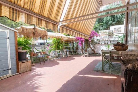 Купить виллу в Кастельдефельс, Испания с 7 спален, 336м², № 8866 - фото 3