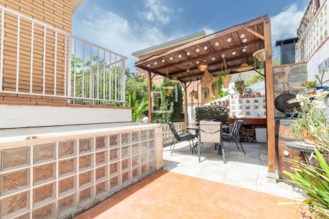 Купить виллу в Кастельдефельс, Испания с 7 спален, 336м², № 8866 - фото 6