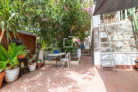 Купить виллу в Кастельдефельс, Испания с 7 спален, 336м², № 8866 - фото 11