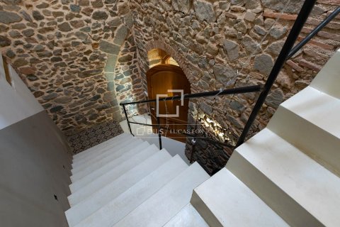 5 bedrooms villa for sale in Tiana, Barcelona, Catalonia, Spain № 7114 - photo 3