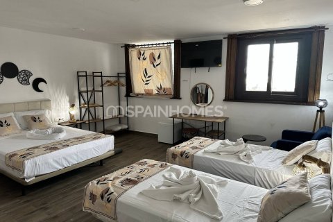 20 bedrooms commercial property for sale in El Masnou, Barcelona, Catalonia, Spain № 7112 - photo 15