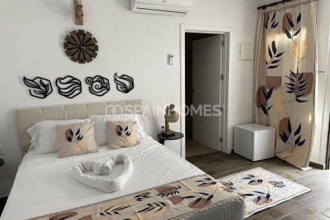 20 bedrooms commercial property for sale in El Masnou, Barcelona, Catalonia, Spain № 7112 - photo 4