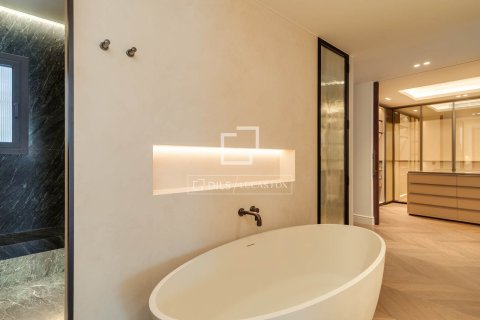 3 bedrooms apartment for sale in Barcelona, Catalonia, Spain № 7115 - photo 4