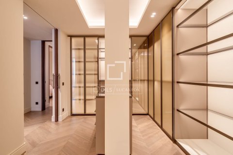 3 bedrooms apartment for sale in Barcelona, Catalonia, Spain № 7115 - photo 7